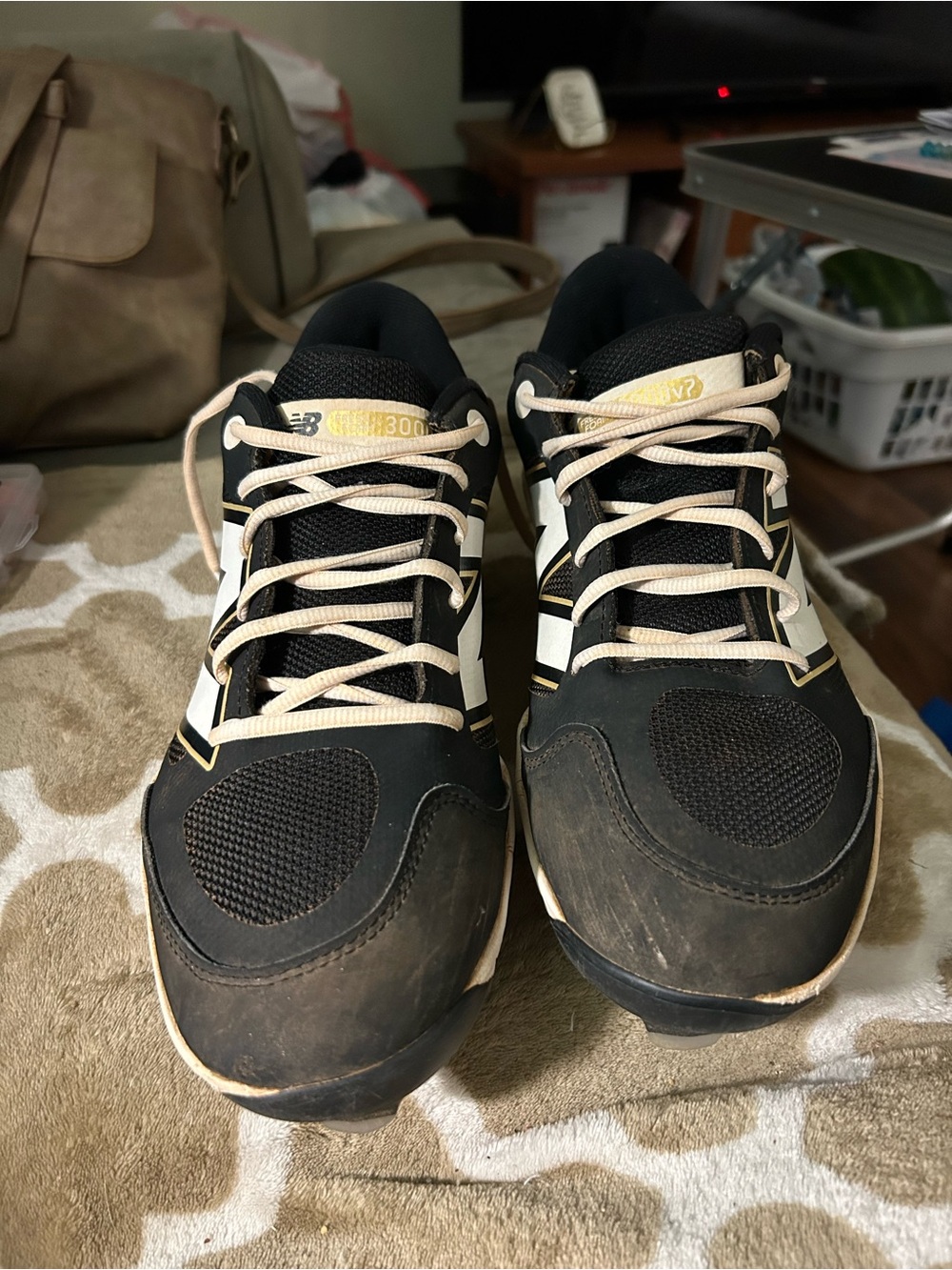 New Balance Men’s Molded Cleats Black and Cream Athletic Sneakers